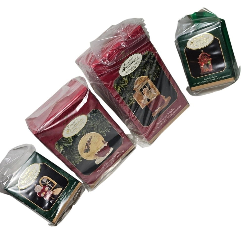 Hallmark Keepsake Ornament Club Collect a Christmas Classic 1997 membership Club